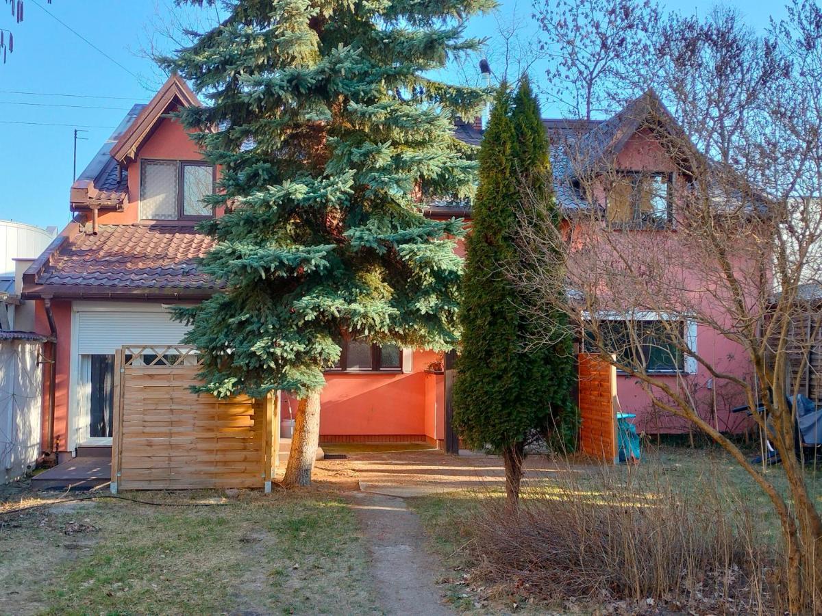 Urocze Studia: Sauna, Kominek i Ekonomiczne Opcje Blisko Warszawy Lomianki Exterior photo
