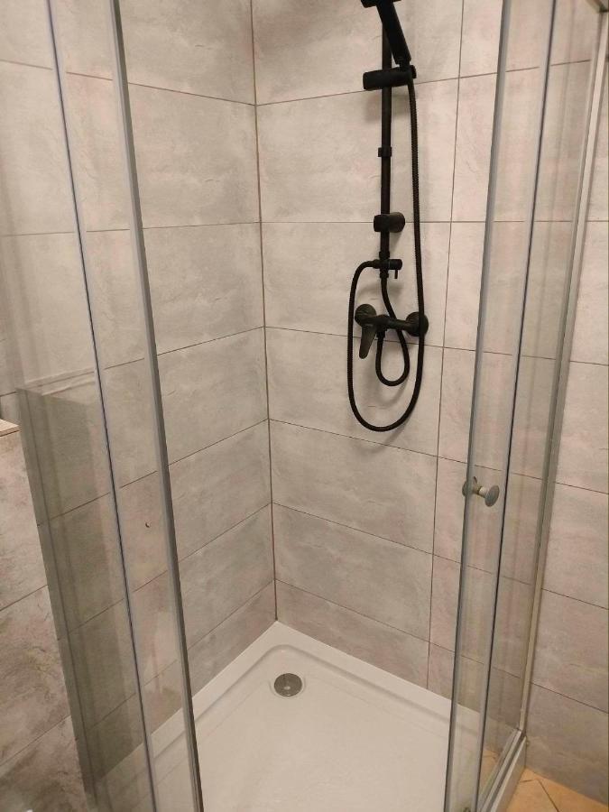 Urocze Studia: Sauna, Kominek i Ekonomiczne Opcje Blisko Warszawy Lomianki Exterior photo