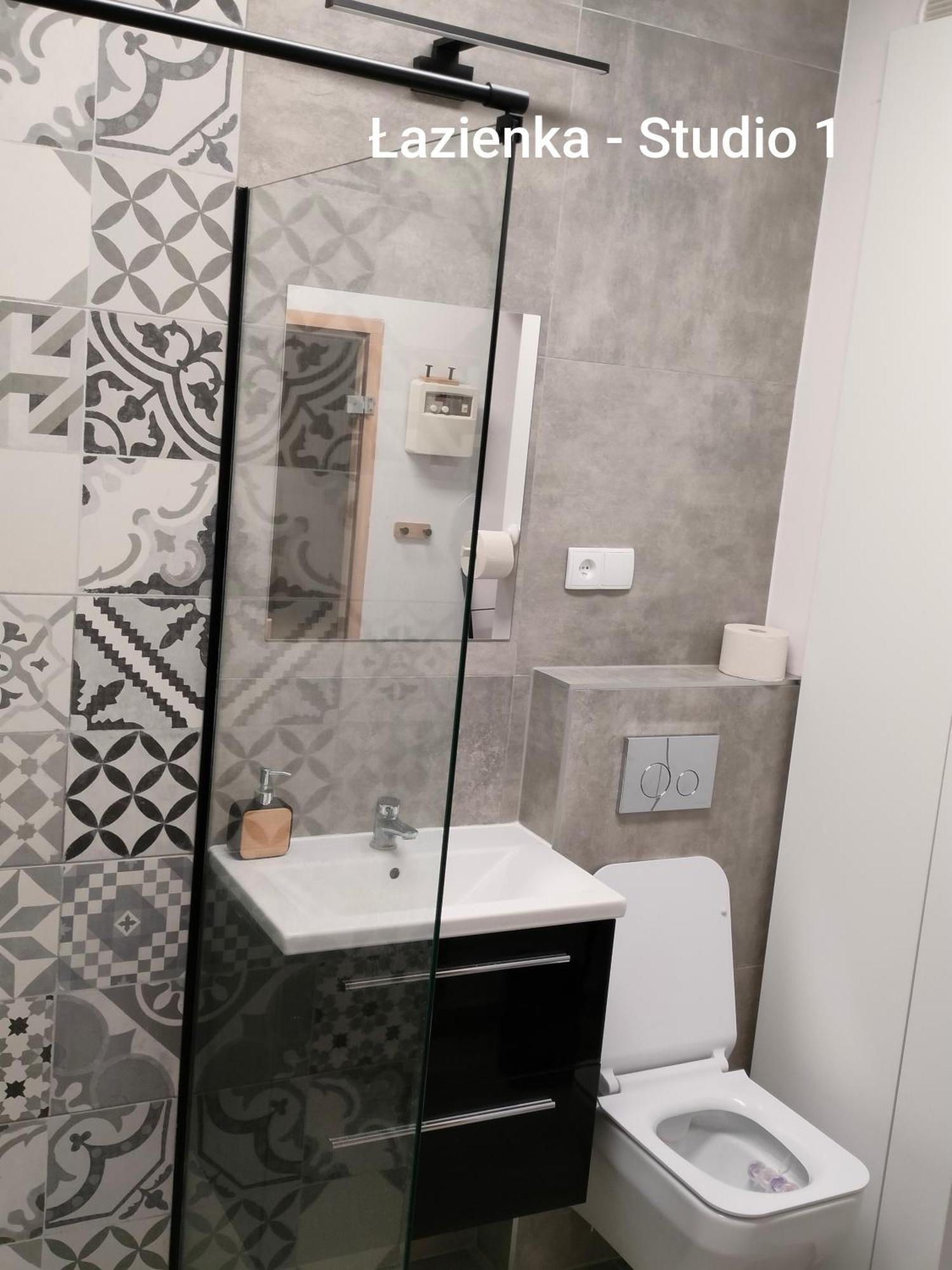 Urocze Studia: Sauna, Kominek i Ekonomiczne Opcje Blisko Warszawy Lomianki Exterior photo